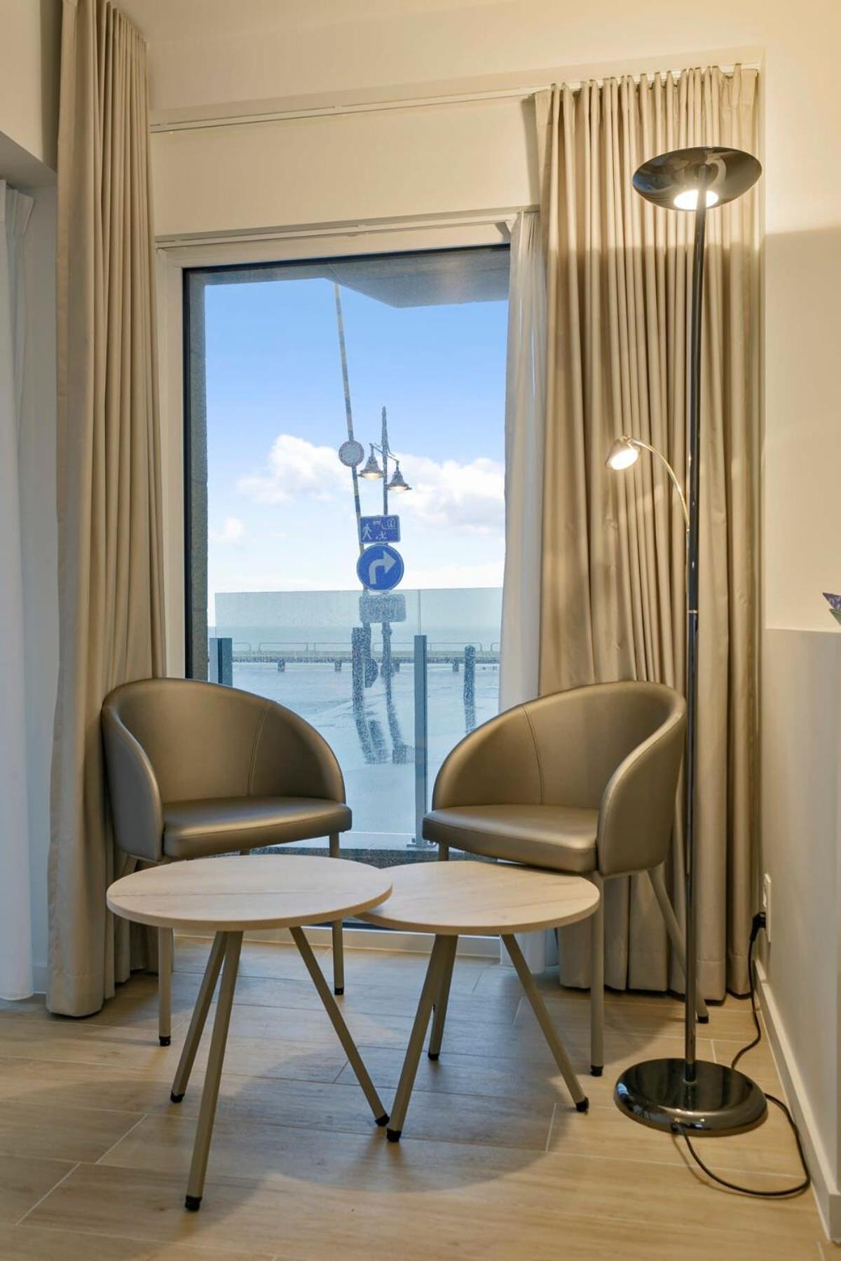 Huswell - Stunning Apartment At The Beachfront Of De Haan Exterior foto