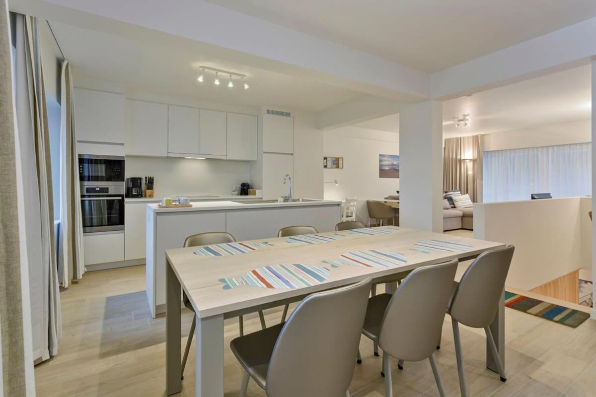 Huswell - Stunning Apartment At The Beachfront Of De Haan Exterior foto